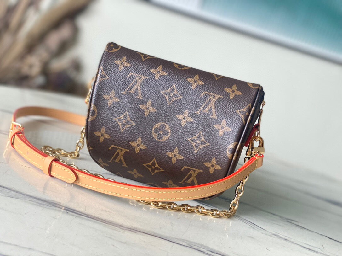 LV Bumbag Monogram