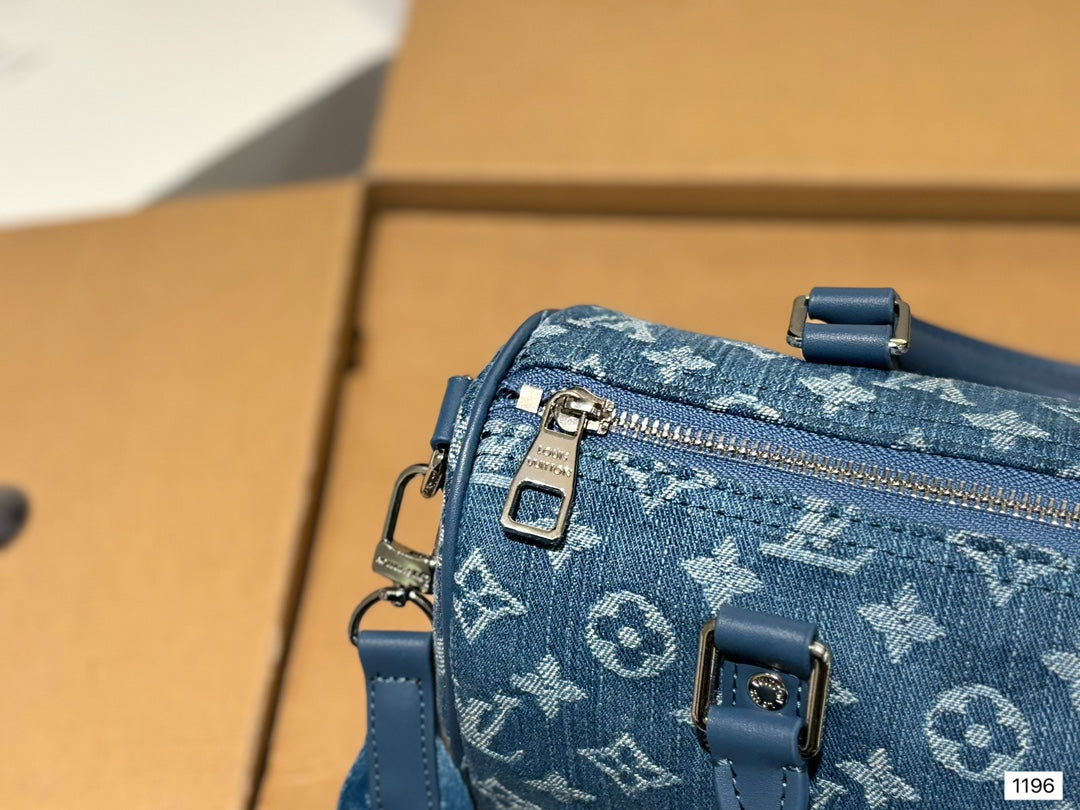 LV Bandouliere Bag