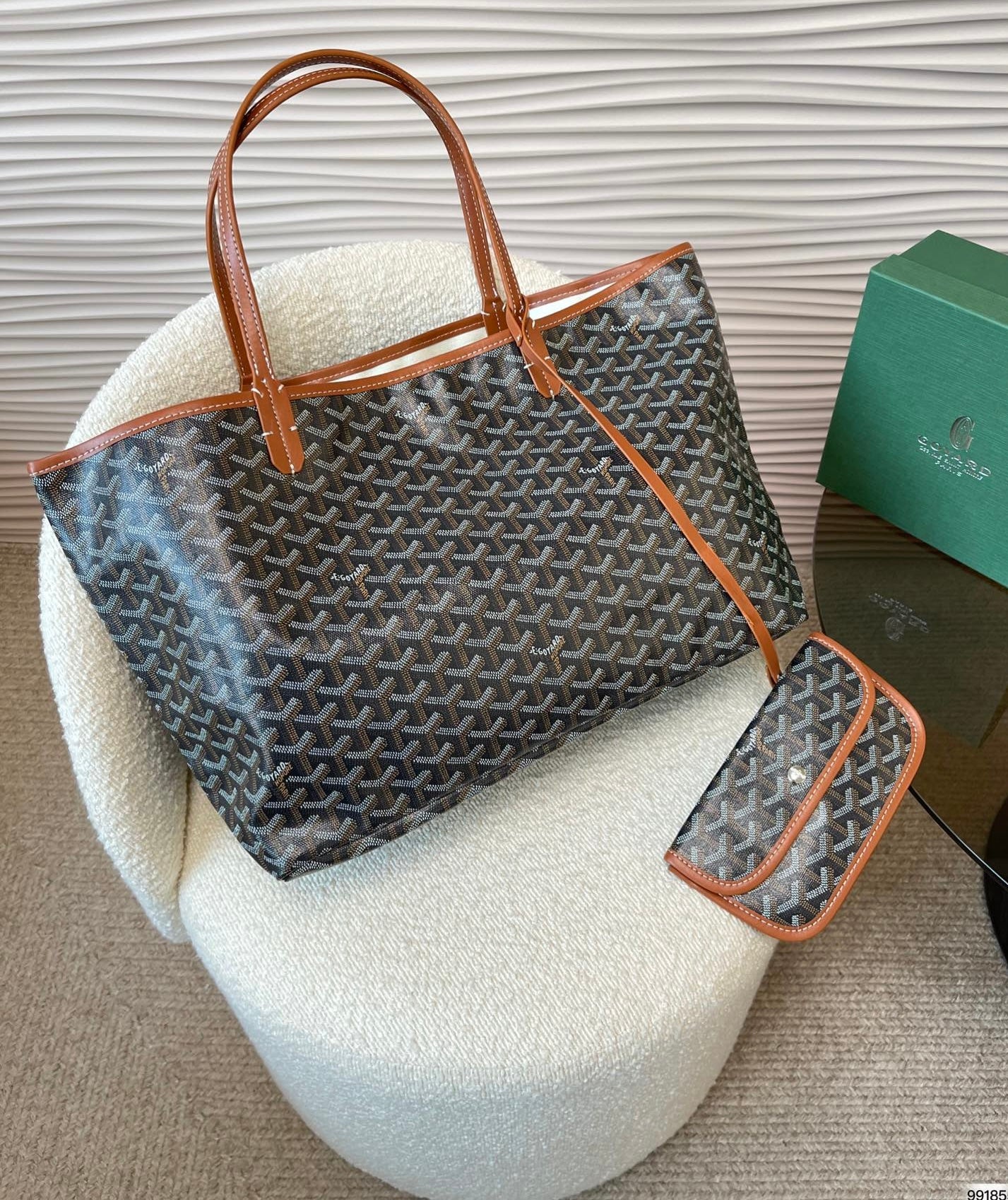 Goyard- St. Louis set