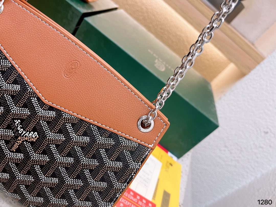 Goyard- Chain Purse