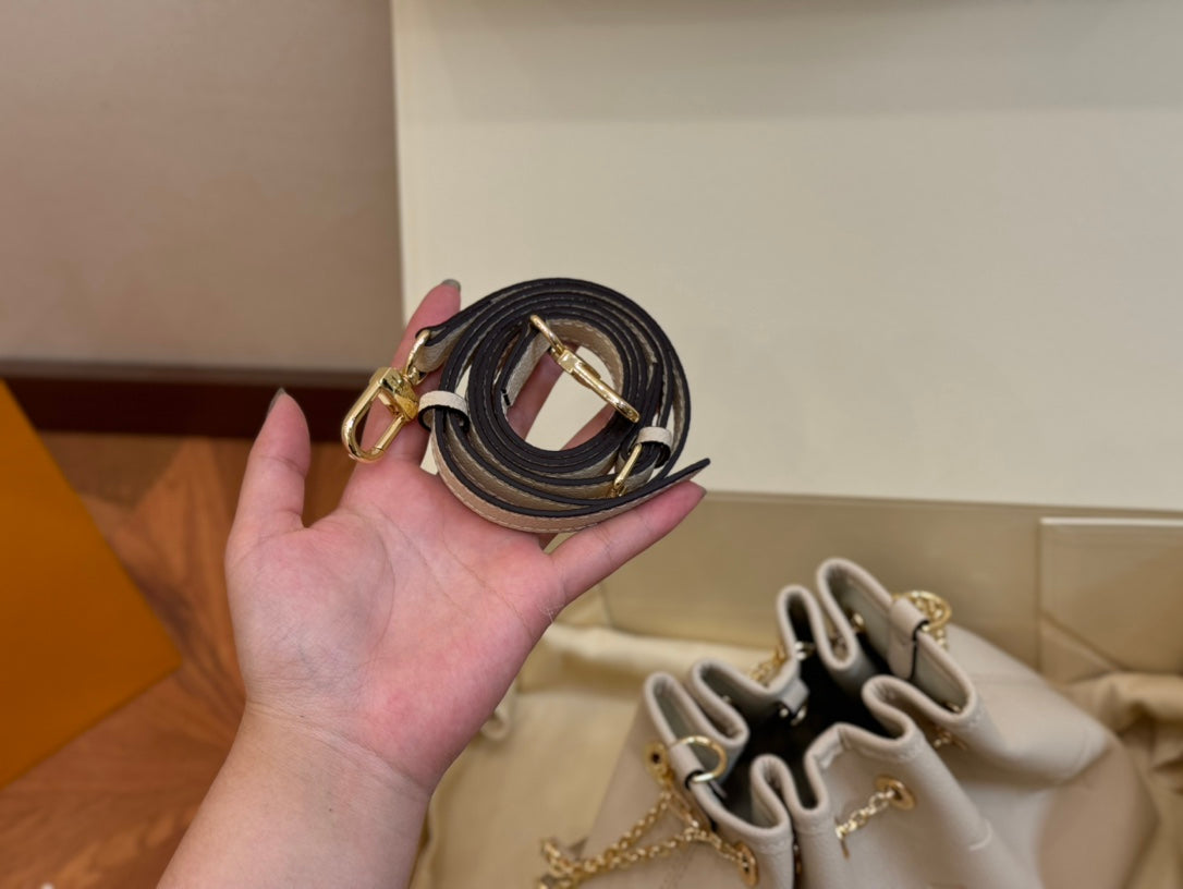 LV Bundle Flower Bag (Beige Cream)