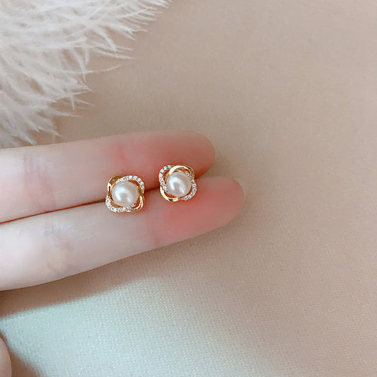 14k Gold Twist Luxury Stud Earring Pearl