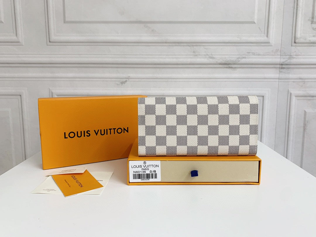 LV Button Wallet
